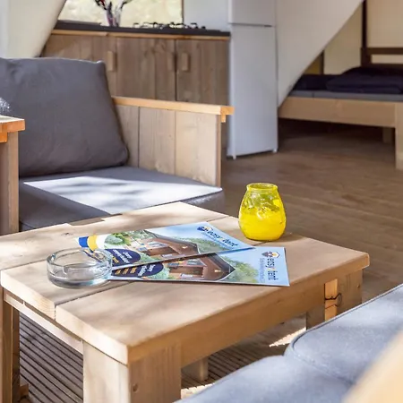 Easyatent Safari Tent Zelena Laguna Tatil parkı 4*