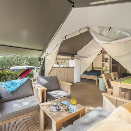 Tatil parkı Easyatent Safari Tent Zelena Laguna 4*