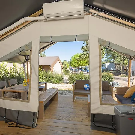 Easyatent Safari Tent Zelena Laguna Semesterpark 4*